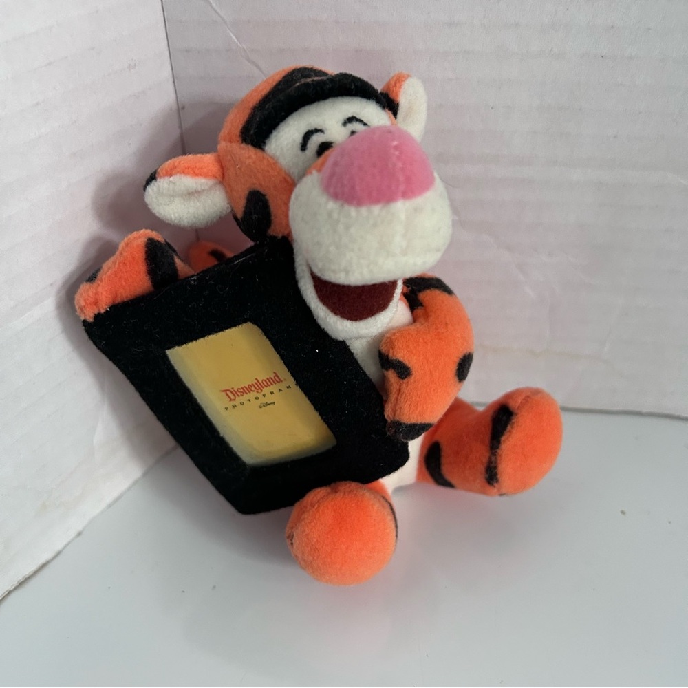 Disney Winnie the Pooh 5” Tigger with mini photo frame